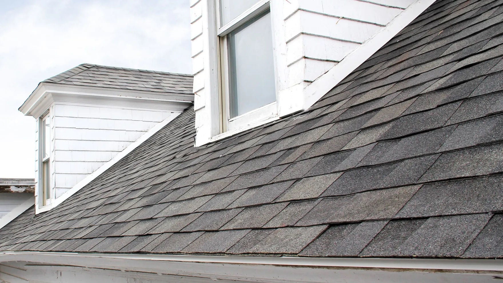 Grey shingles on the roof of the Island House Hotel