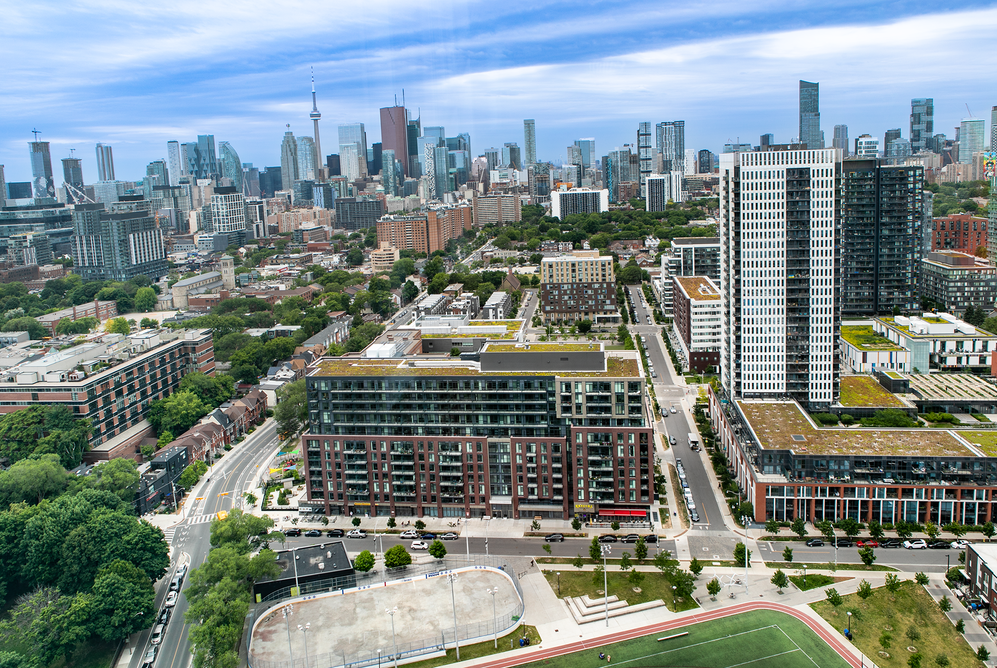 Un vaste paysage urbain s’étendant à perte de vue pendant la journée.